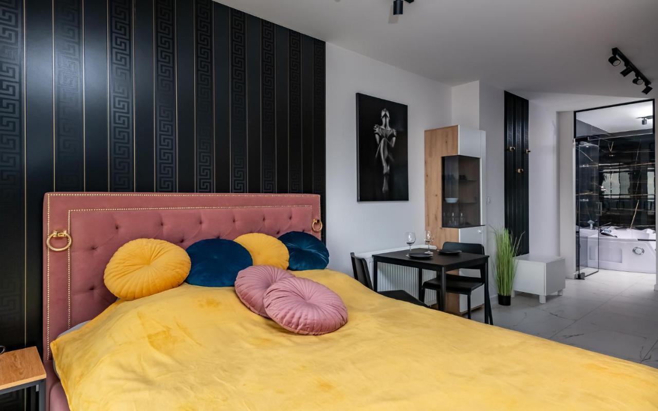 Loveroom Panorama Park Jacuzzi Bialystok Exterior photo